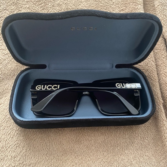 Gucci Sunglasses - Picture 5 of 6